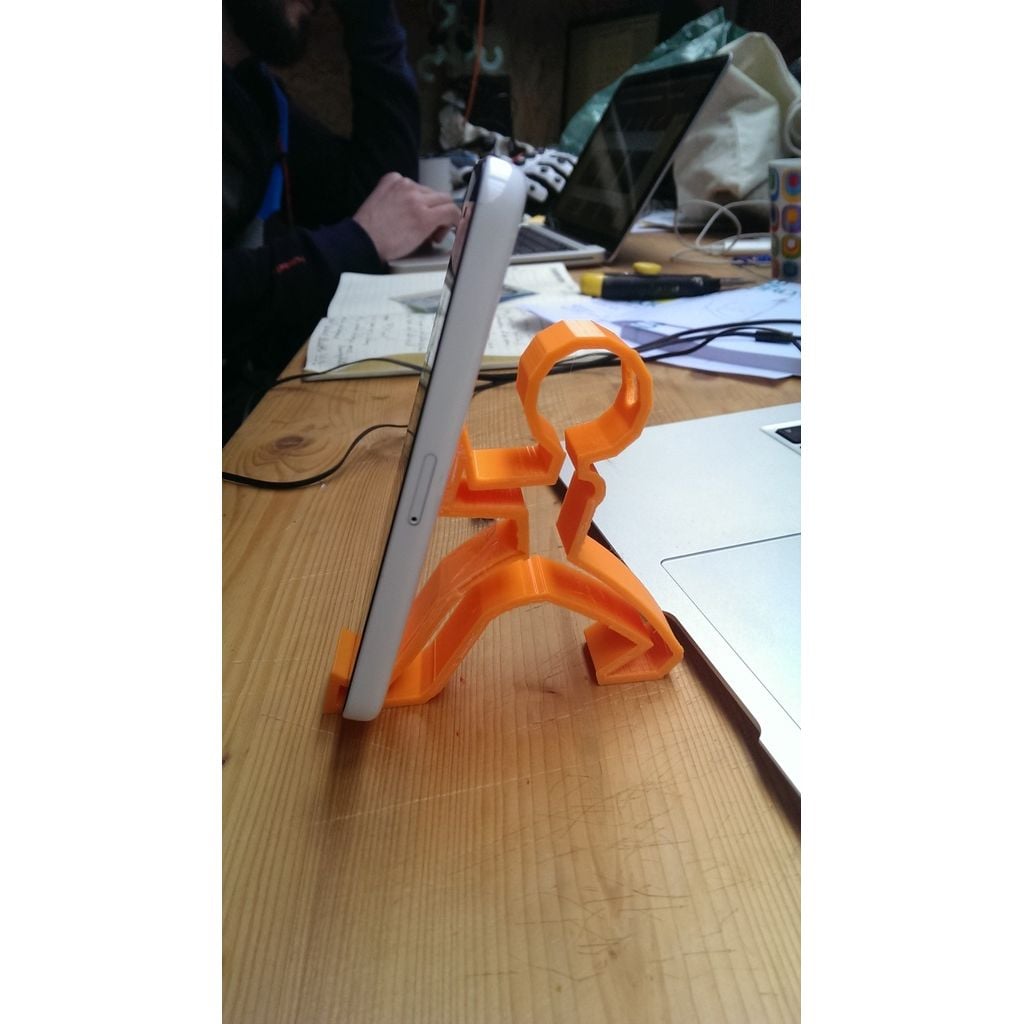 Suporte de mesa impresso 3D para smartphone