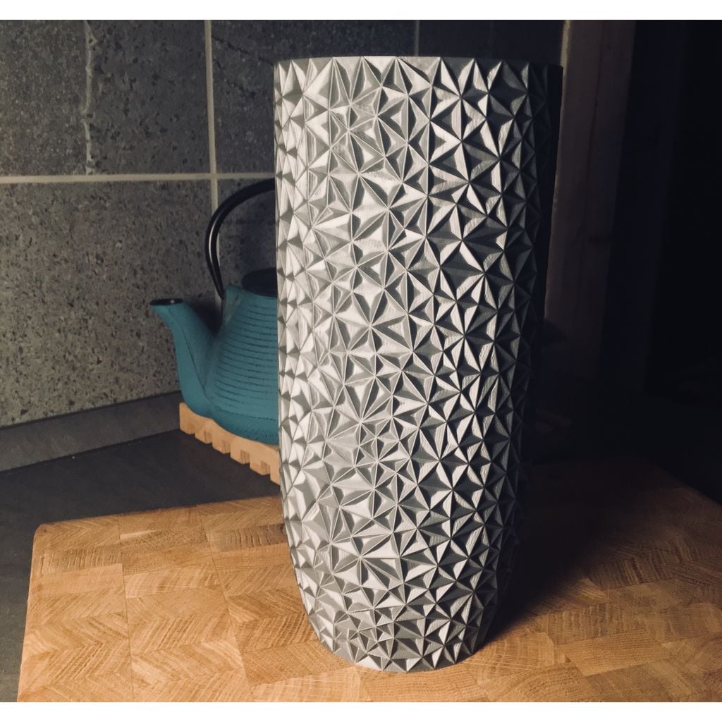 Vaso poligonal impresso em PLA (peça plástica)