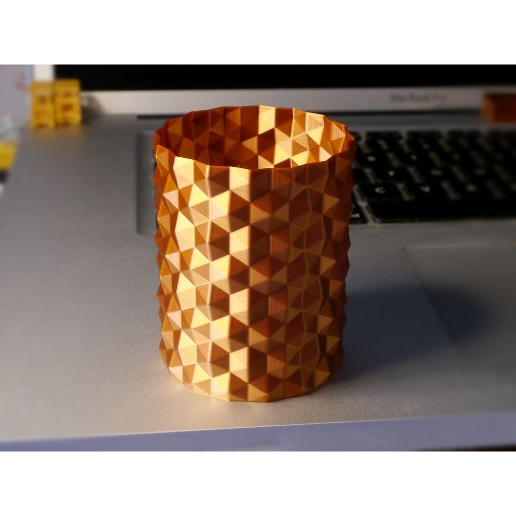 Vaso de superfície hexagonal (impressão em espiral)