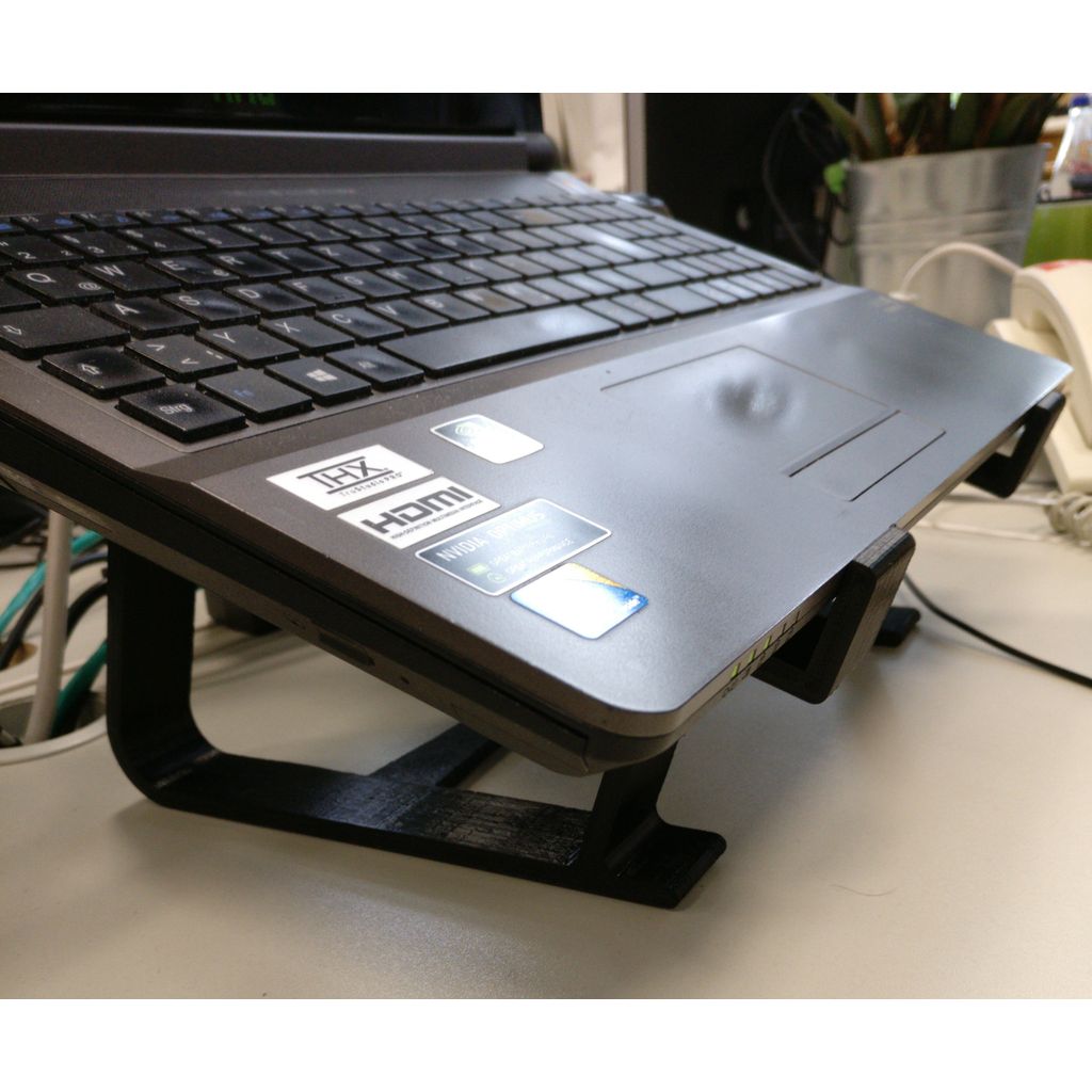 Suporte para laptop (proteções maiores)