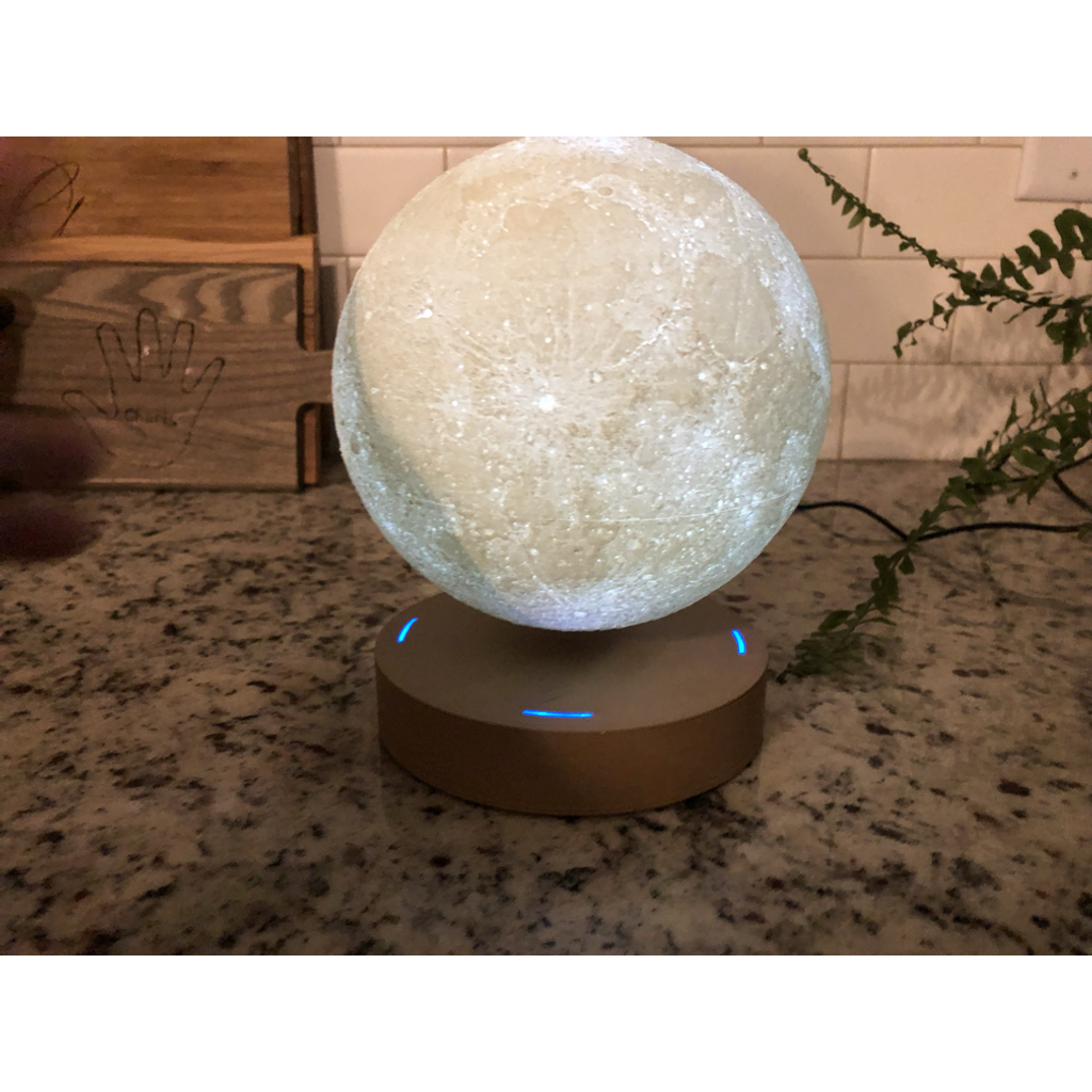 Lâmpada lunar de levitação magnética