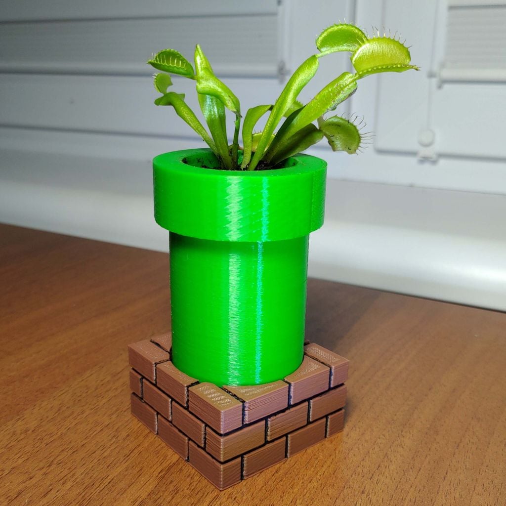 Vaso de flores com cachimbo Mario