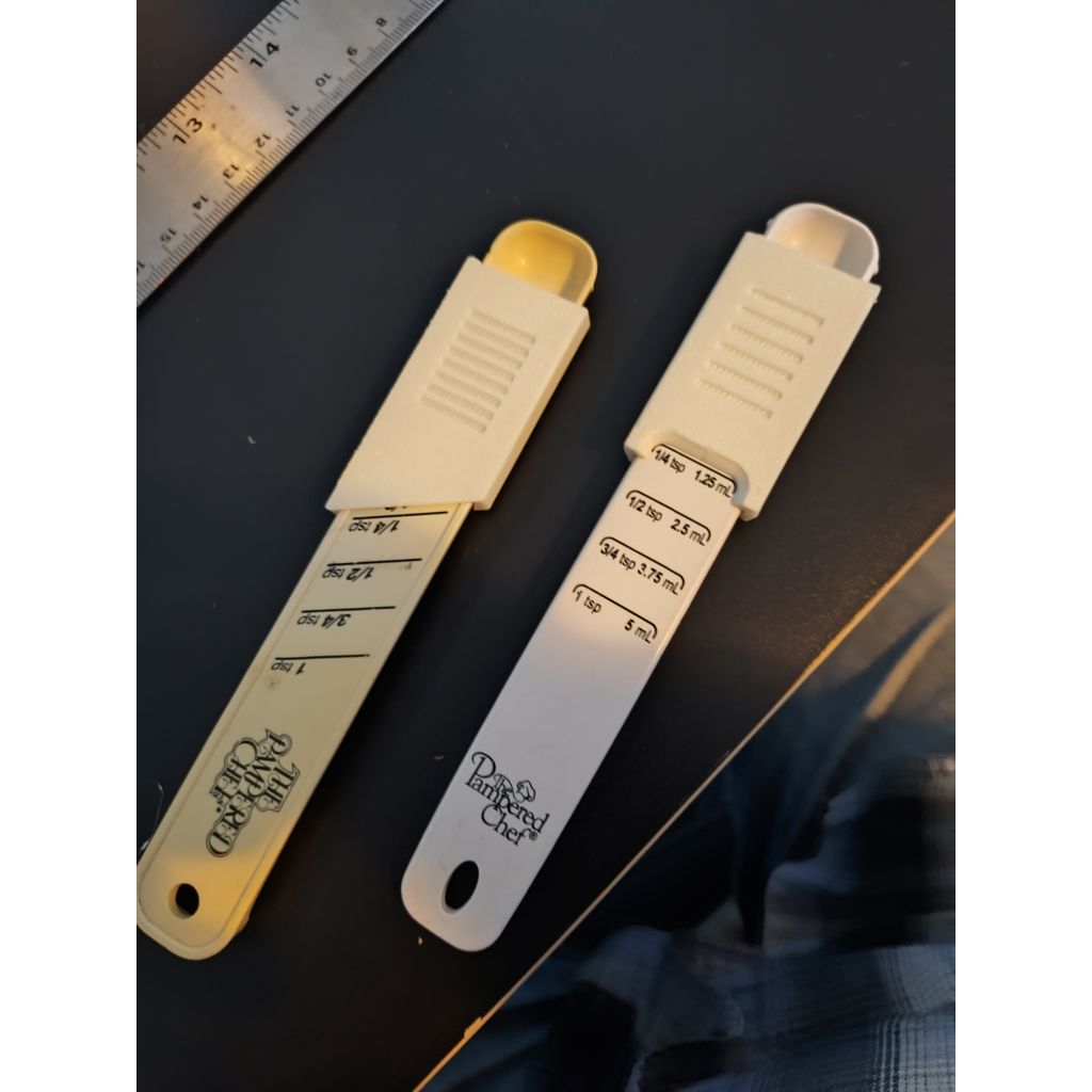 Pampered Chef Sliders for Adjustable Measuring Spoons