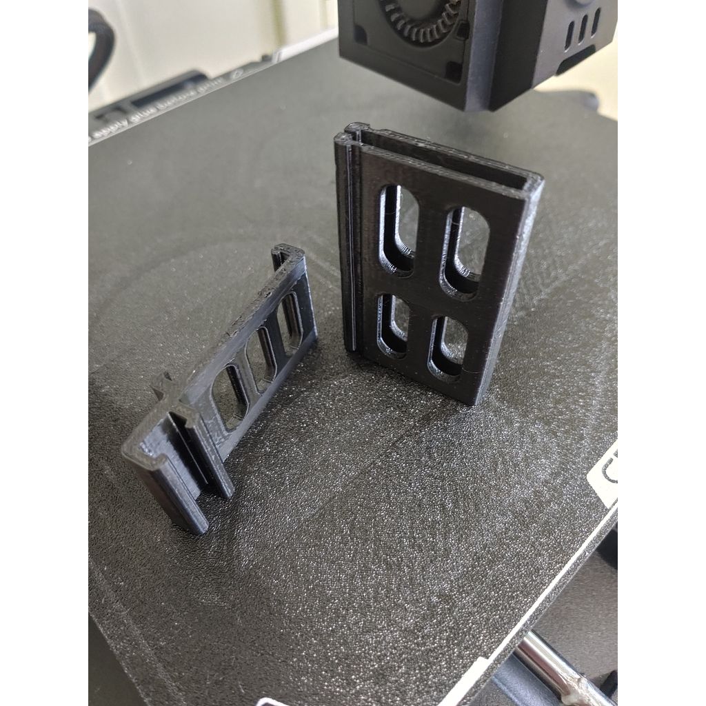 Suporte de clipe de cabo de fita lado esquerdo Creality Ender 3 v3 KE