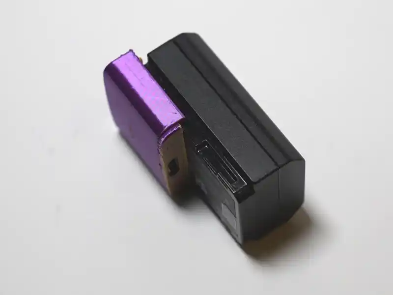 Pequeno carregador de bateria Sony NP-FZ100 USB-C