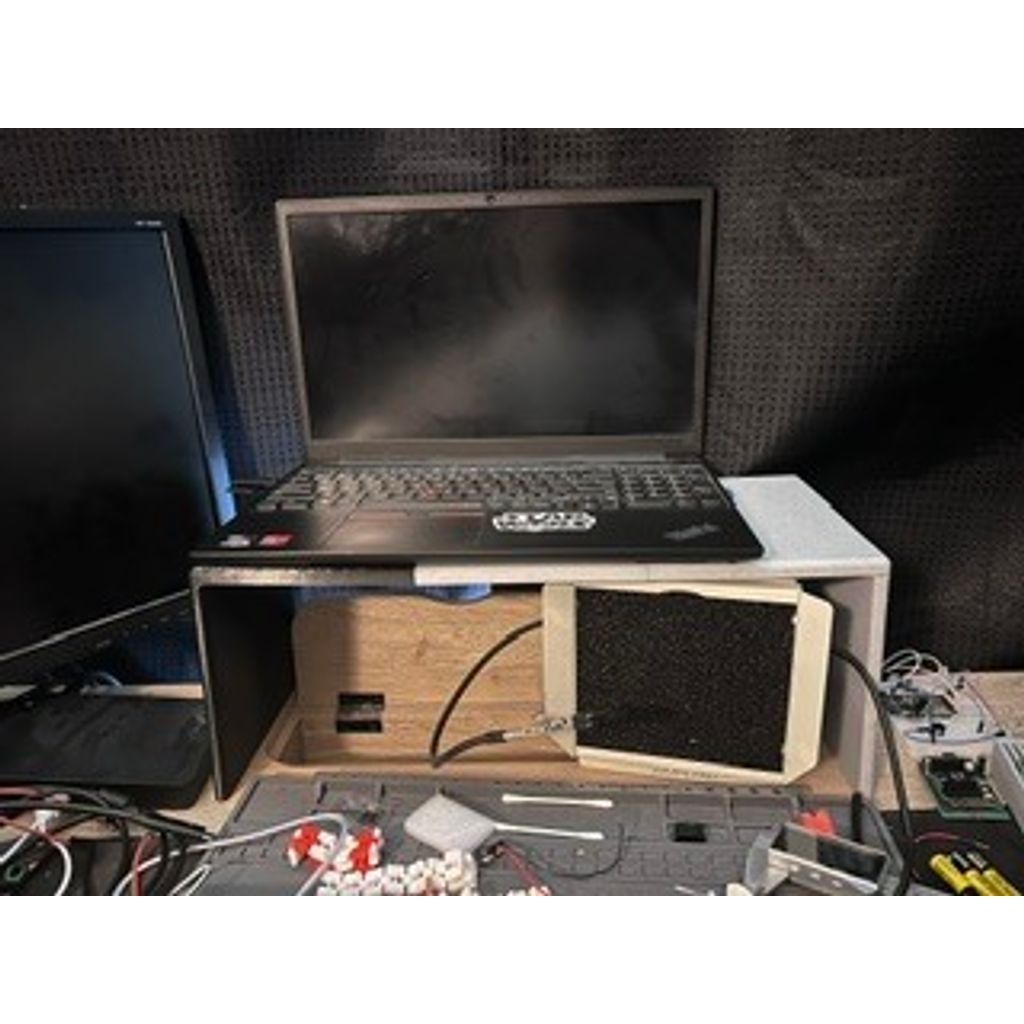 Suporte elevador para notebook impresso em PLA