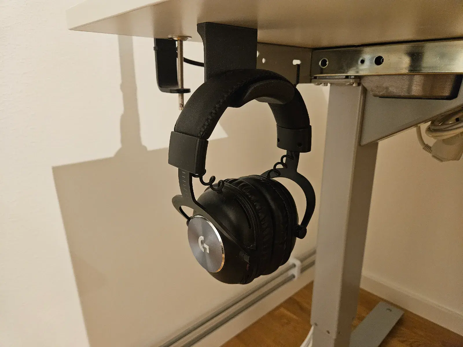 Cabide de mesa para fone de ouvido