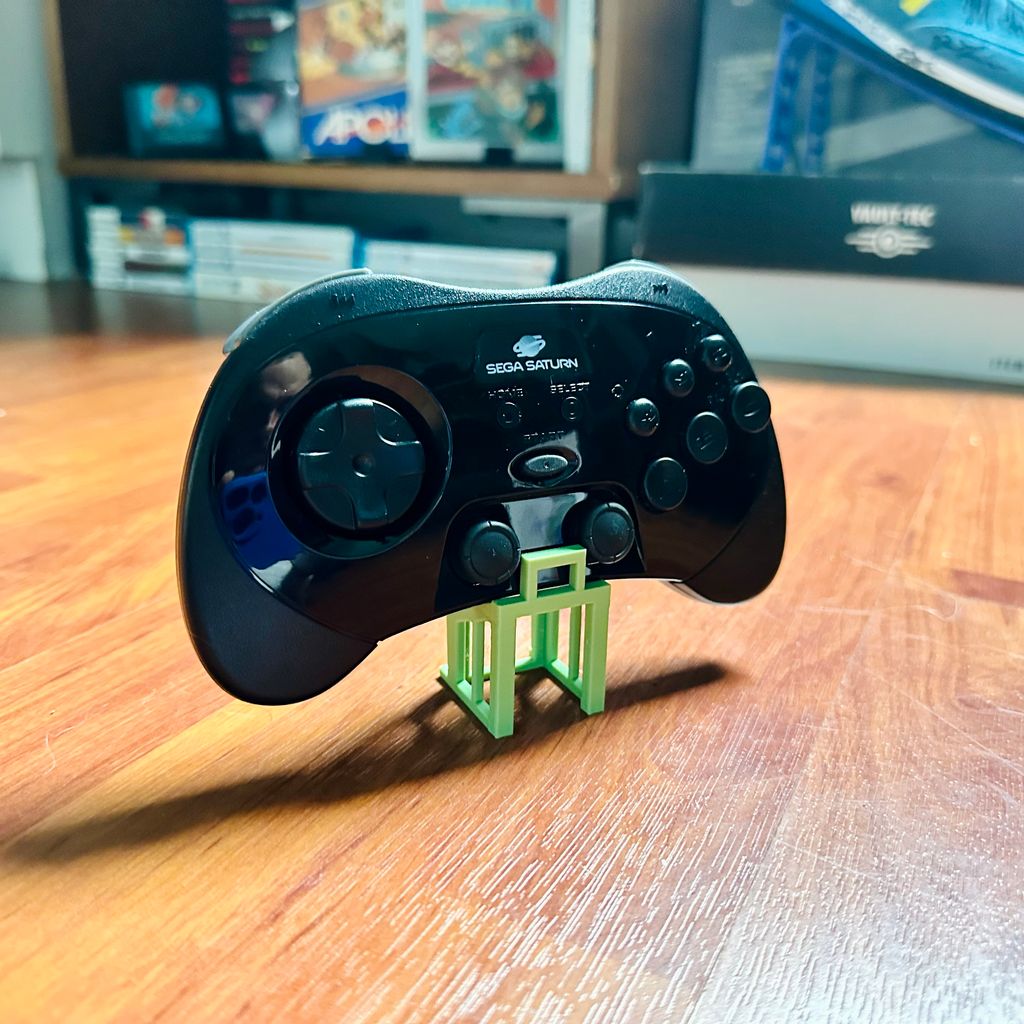 Suporte de exibição do controlador Retro-Bit Sega Saturn Pro - Também pode exibir muitos outros controladores