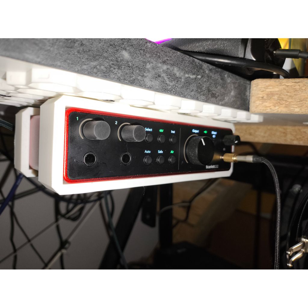 Suporte underdesk Focusrite 2i2 - Underware da Hands on Katie