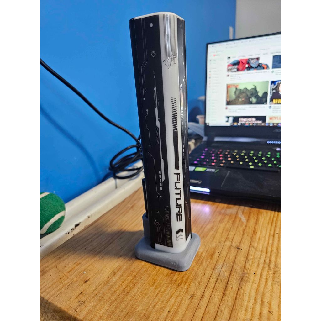 Suporte para anúncio de rua IKEA SKAFTSÄRV LED Cyberpunk com suporte de bateria.