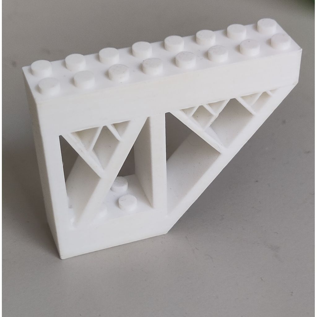 Suporte de parede personalizável compatível com LEGO com vigas de suporte fractal
