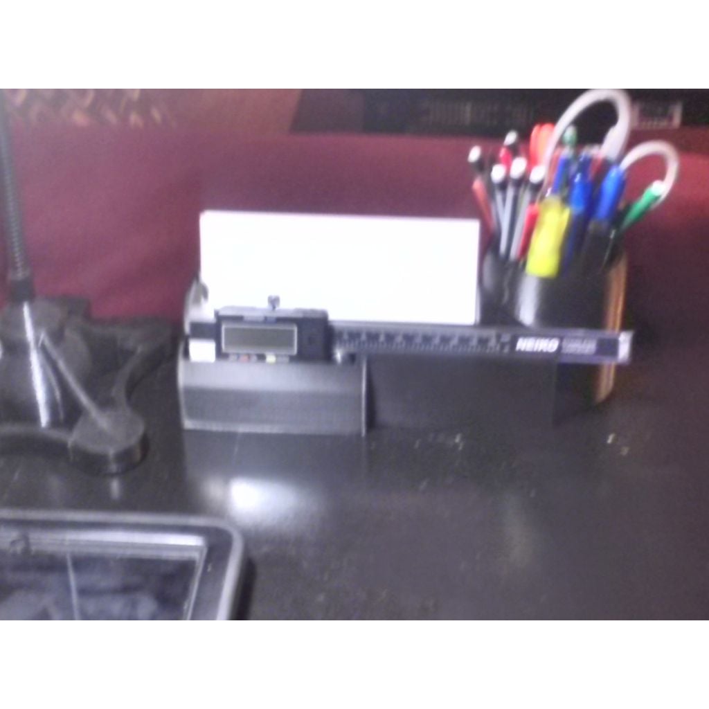 Suporte de mesa impresso em 3D para paquímetro