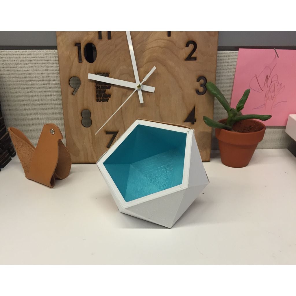 Plantador ou recipiente de mesa geométrica
