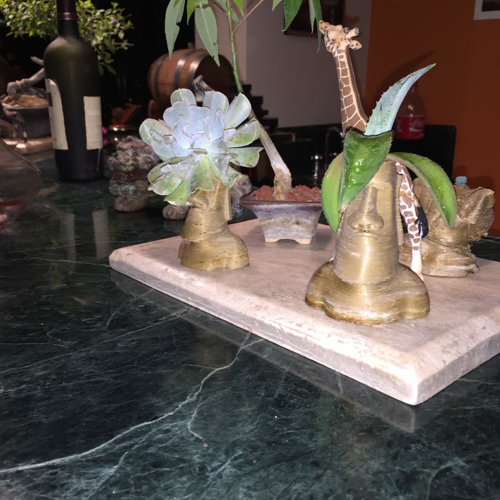 Plantador Moai
