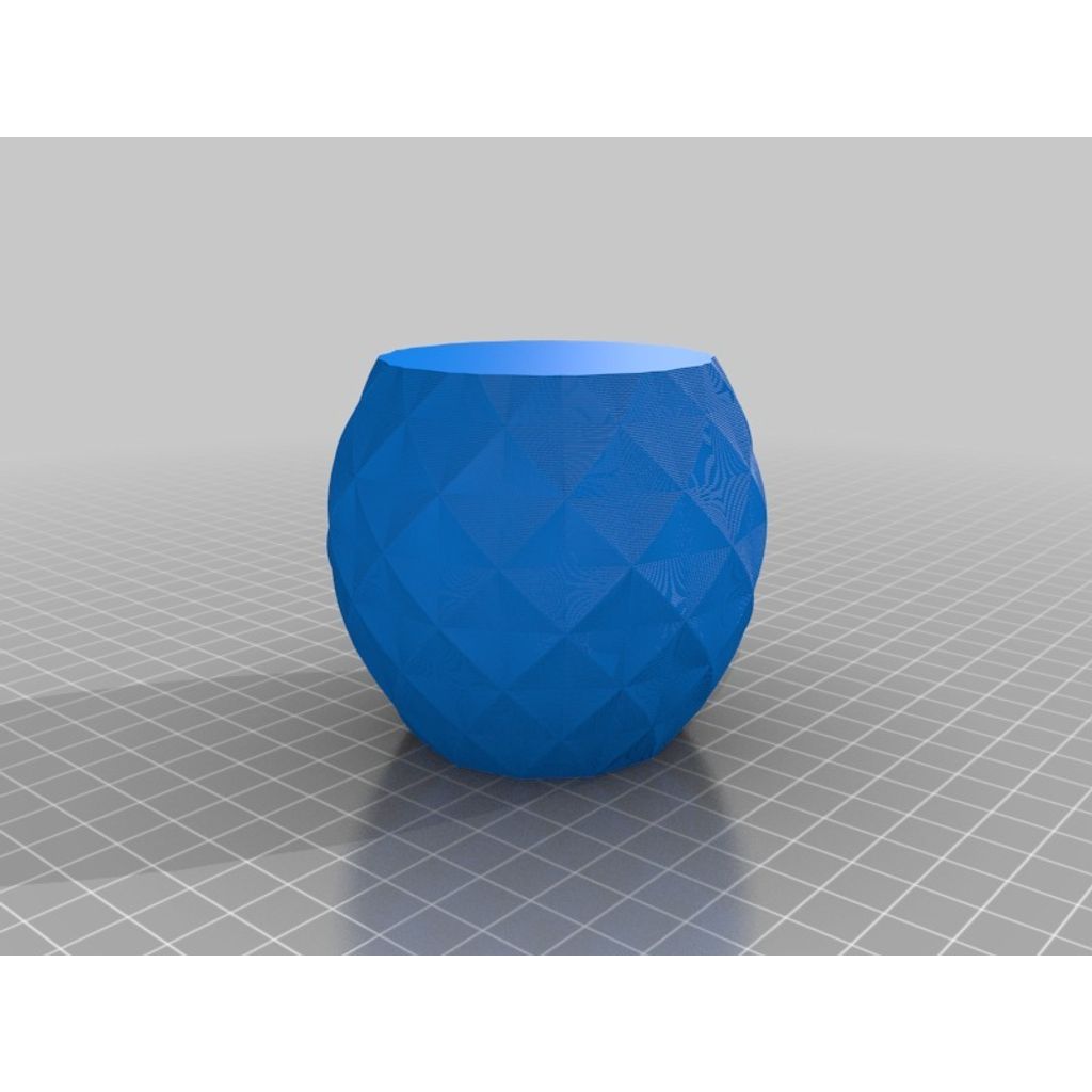 Vaso poligonal impresso em PLA - design facetado